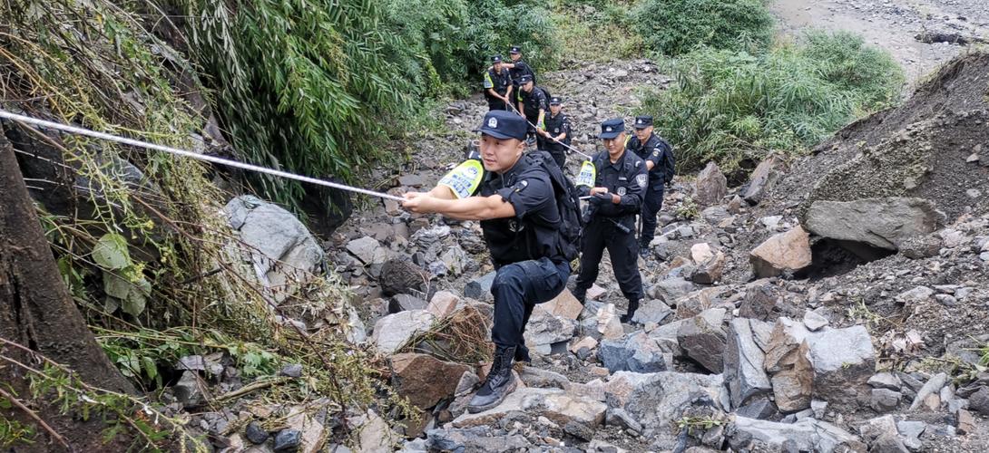 新澳今日图片分析:泥石流失联8人遇难